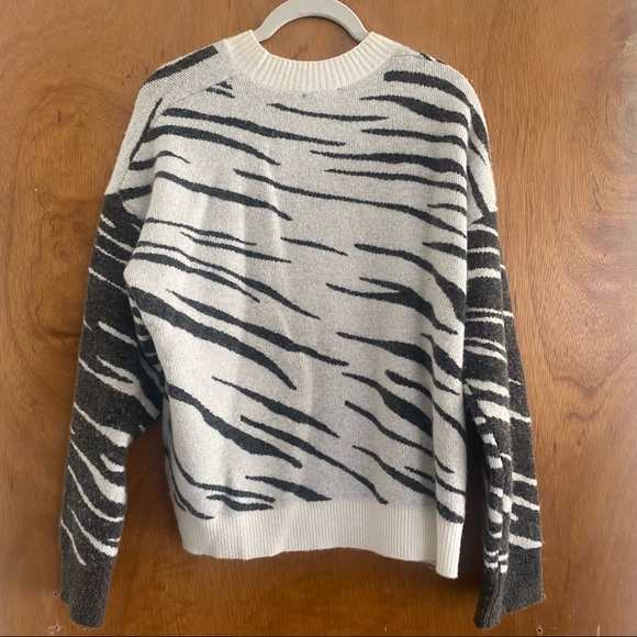 RAILS “Lana” Tiger Stripe Crewneck Sweater (Grey / White): Sz XS - Picture 6 of 6